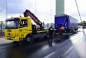 Schwerer LKW VU PKlemm A 4 Rich Olpe auf der Rodenkirchener Bruecke P452